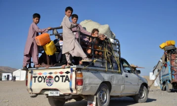 More than 100,000 Afghans leave Pakistan amid new deportation drive