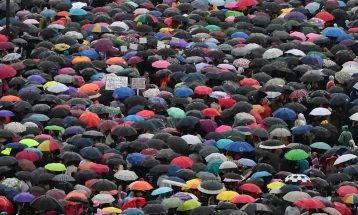 Studentët bllokojnë RTS-në dhe studion në Koshutnjak, TV Nova nuk mund të transmetojë programin e mëngjesit