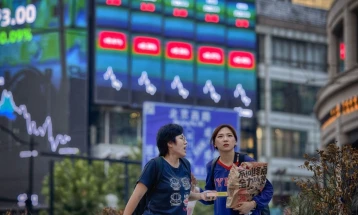 Bursat aziatike rriten pasi Trampi paralajmëroi se do t’i korrigjojë tarifat për importin e automjeteve