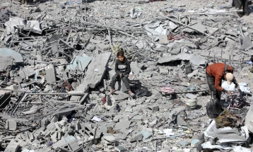 Газа: Животите на новороденчињата во опасност поради глад и недостиг на лекови