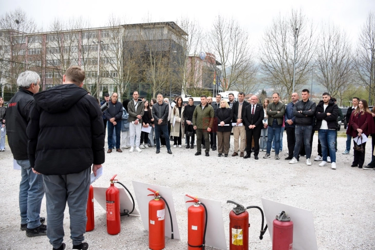 Në Fakultetin e Shkencave të Zbatuara të UT-së u mbajt ligjëratë teorike-praktike për mbrojtje nga zjarri