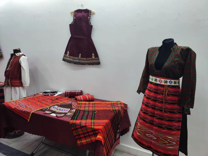 Изложба на ракотворби во Домот за култура „Иван Мазов - Климе