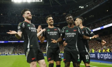 Arsenali për herë të dytë mposhti Real Madridin dhe u kualifikua në gjysmëfinalen e Ligës së kampionëve
