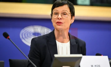 Eurokomisarja Kos në Sofje në takime me Radevin, Zheljazkovin dhe Georgievin