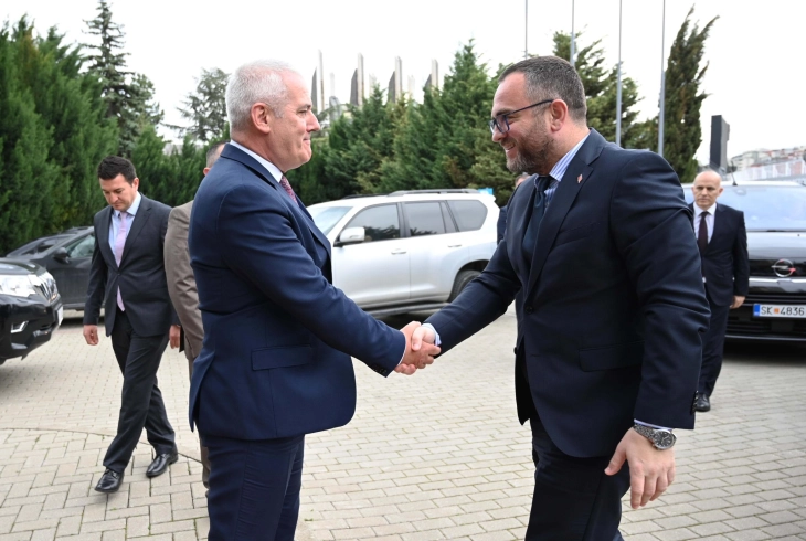 Minister Toshkovski pays working visit to Pristina