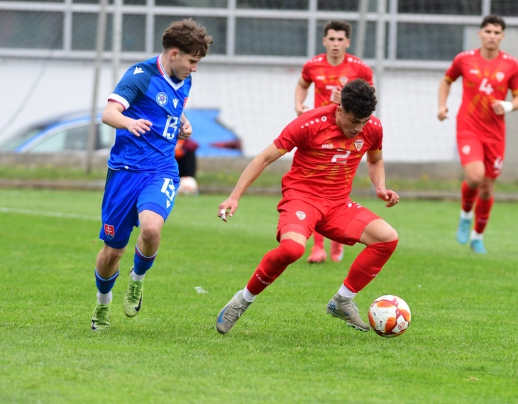 У18: Македонските фудбалери поразени од Словачка