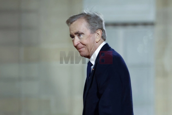 Арно предупреди дека ЕУ ќе биде виновна ако ЛВМХ го префрли производството во САД