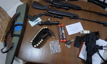 Një kumanovar i ri është privuar nga liria, armë ishin gjetur gjatë bastisjes