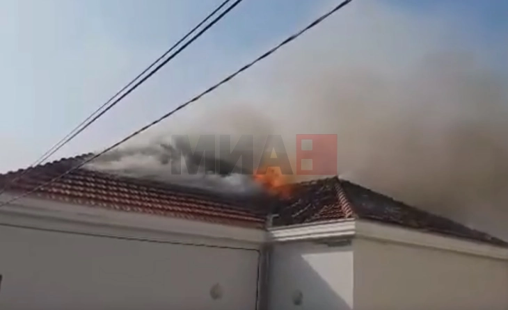 Zjarr në një shtëpi në Kavadar, gjendet trupi i një burri i cili me gjasë është asfiksuar nga tymi