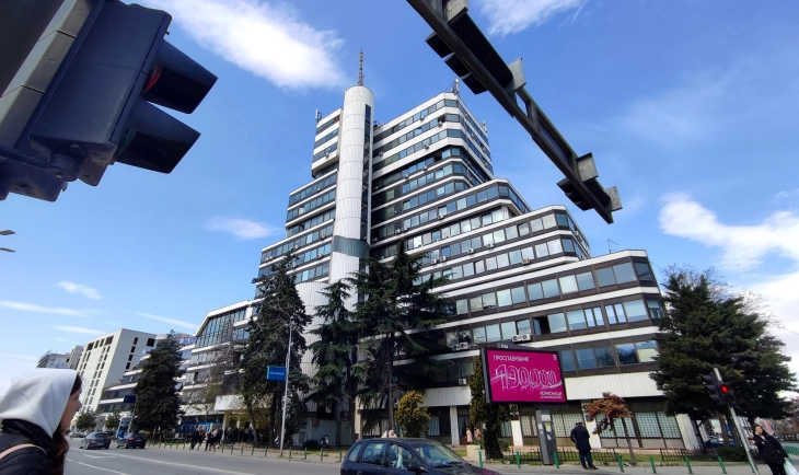 MASH-i me reagim ndaj Të Majtës: Pagat në shkolla nga ky muaj janë rritur për shtatë për qind