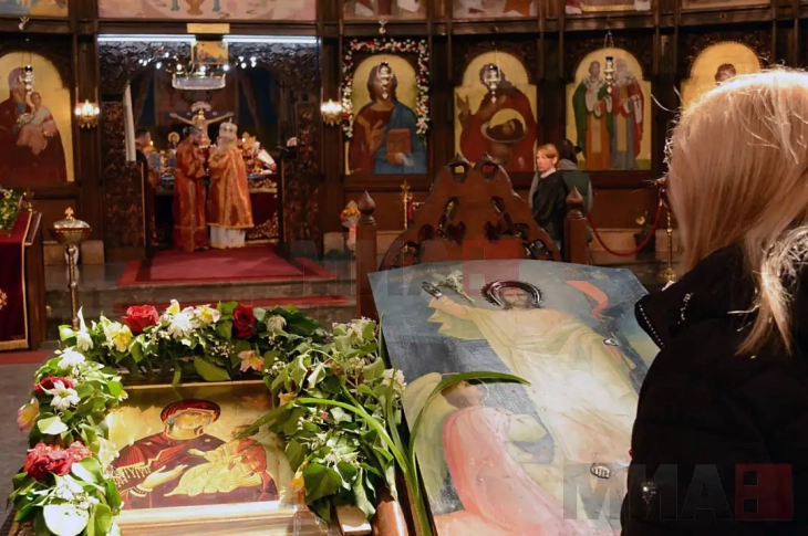 Besimtarët ortodoksë dhe katolikë këtë vit i festojnë Pashkët në ditën e njejtë