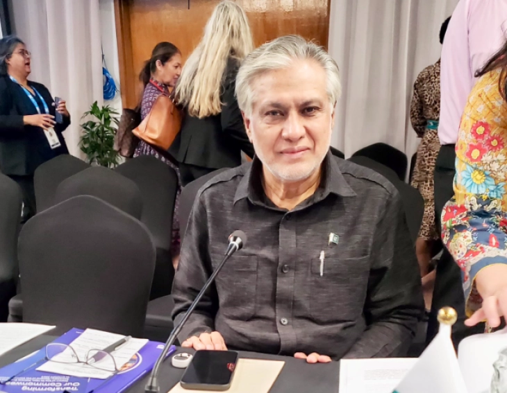 Пакистанскиот министер за надворешни работи во Кабул поради одлуката за протерување на Авганистанци