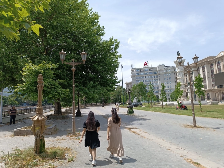 Weather: Sunny and warm; high 27°C