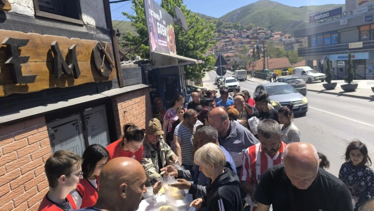 Во Велес хуманитарно поделени 700 оброци за Велигден