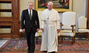 Putin i jep lamtumirën Papa Françeskut