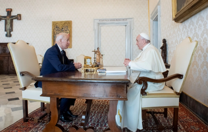 Tramp, Bajden dhe Vens i dhanë lamtumirën e fundit Papa Françeskut