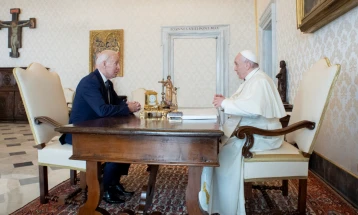 Tramp, Bajden dhe Vens i dhanë lamtumirën e fundit Papa Françeskut