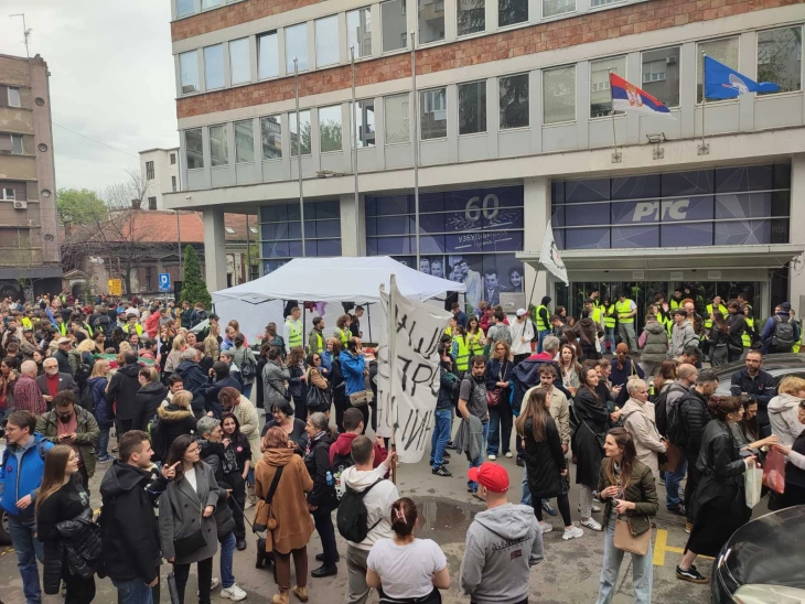 Вработени во РТС бараат утврдување одговорност за навреда кон студенти и оставка од одговорните