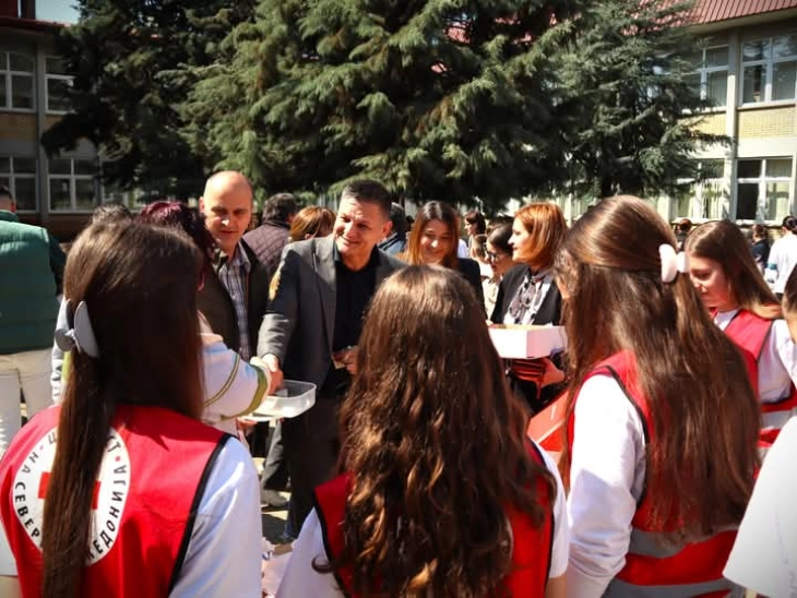 Велигденски хуманитарен базар во Македонска Каменица