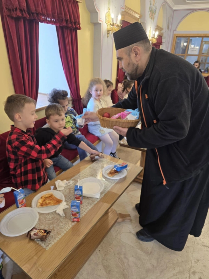 Децата од групата МОЗАИК ја продолжуваат традицијата, беа во посета на црквата „Успение на Пресвета Богородица