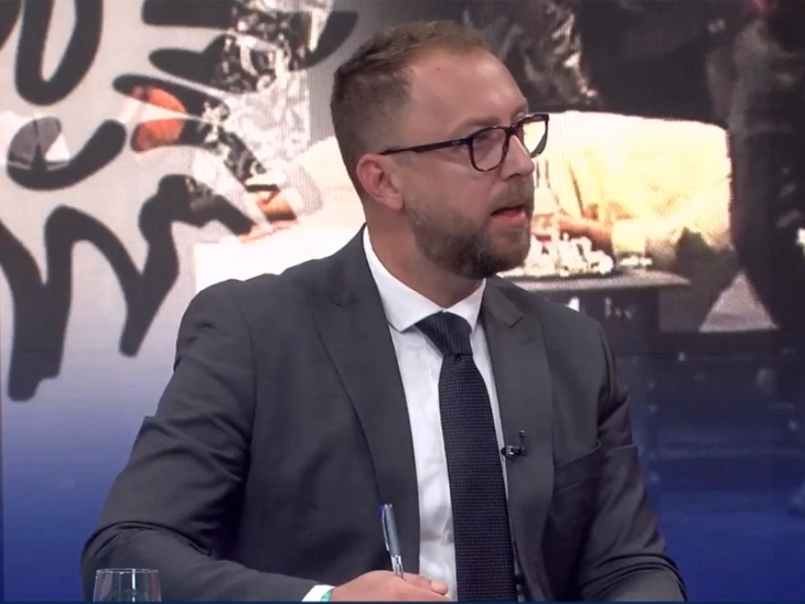 Љутков: Новата пресметка на плати е најправилно решение, досегашниот начин на исплата е неодржлив