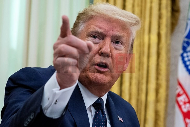 Трамп вели дека има право да депортира мигранти без судење