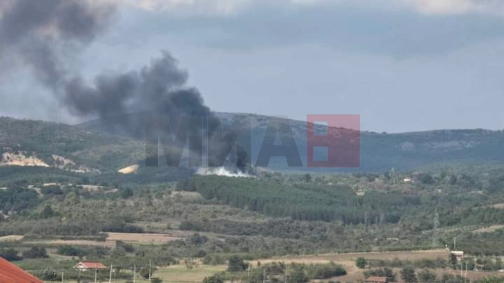 QMK: Zjarri në deponinë e qytetit në Demir Hisar është ende aktiv, por nën kontroll