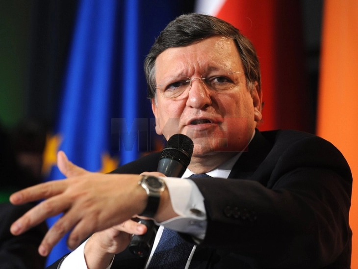 Барозо: Европа мора да преземе поодговорна улога во одбраната  