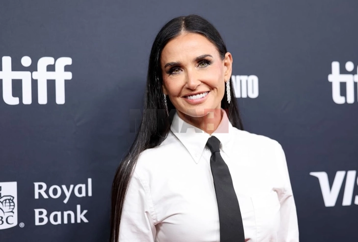 Деми Мур е најубавата позната личност за 2025 година, според „Пипл“