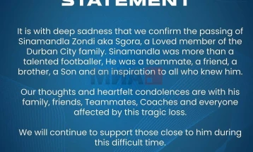 Një futbollist 22-vjeçar nga Afrika e Jugut vdiq gjatë ngrohjes para ndeshjes