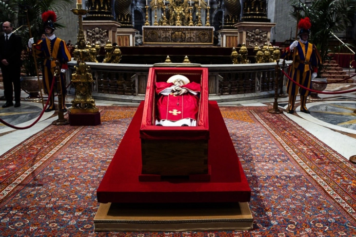 Русија ќе биде претставена на погребот на папата Франциск од министерката за култура