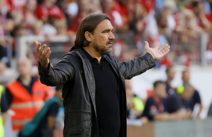 Лидс може да го отпушти Фарке и покрај раната промоција во Премиер лигата