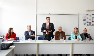 Fakulteti filozofik i UT-së organizoi tryezë të rrumbullakët me temë: “Afirmimi i sociologjisë dhe roli i sociologut në shoqëri”