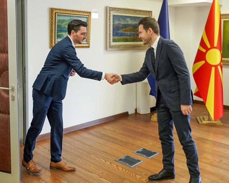 Minister Mucunski meets World Economic Forum's Dietrich John