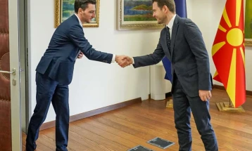 Minister Mucunski meets World Economic Forum's Dietrich John