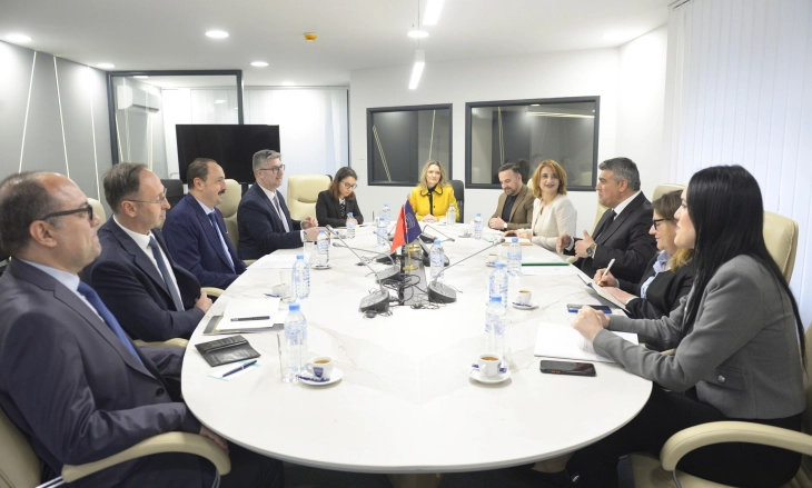 Sekretari shtetëror në MPB Petrushevski u takua me ambasadorin e Republikës së Turqisë, Ulusoj