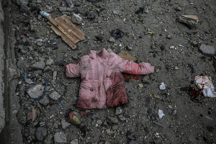 Во израелските напади во Појасот Газа загинаа најмалку 55 лица, меѓу нив и шестчлена фамилија