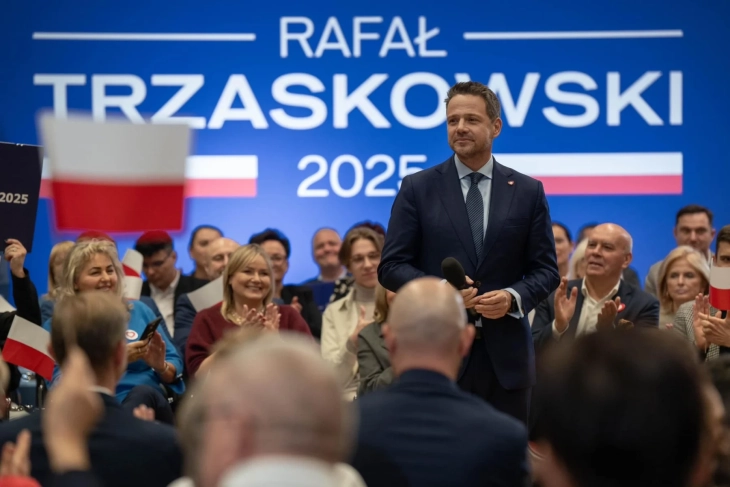 Градоначалникот на Варшава Рафал Трзасковски води во анкетите пред претседателските избори во мај