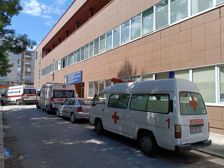 Pesë pacientë kthehen nga trajtimi në Serbi, jashtë vendit mbeten të hospitalizuar 33 pacientë