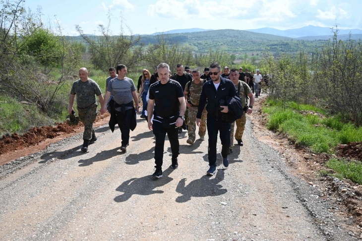 Полициски марш од 11 километри на подрачјето на Велес