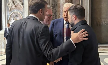 Në Vatikan takim i Makronit, Starmerit, Zelenskit dhe Trampit