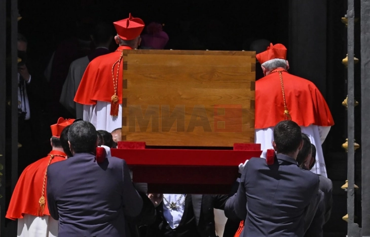 Varroset Papa Françesku