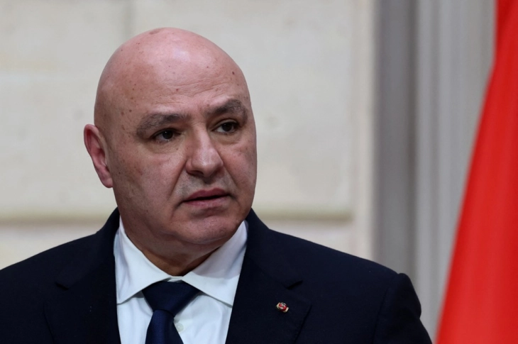 Аун ги повика Вашингтон и Париз да го принудат Израел да ги прекине нападите врз Либан