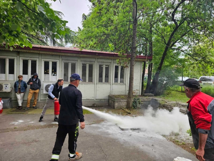 Герасимовски: Противпожарната обука и брзата реакција се клуч за безбедноста на институциите и вработените