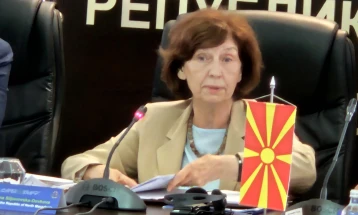 Siljanovska Davkova: Nëse duam ndryshime, Gjykata kushtetuese duhet të guxojë dhe të sillet në mënyrë të pavarur ndaj autoriteteve të tjera