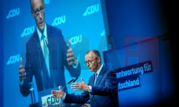 Merc: Besimi në demokraci është në nivelin më të ulët që nga Lufta e Dytë Botërore