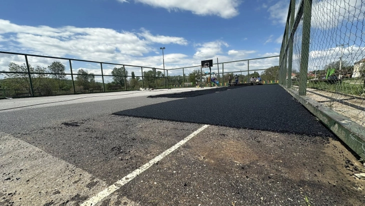 Во Општина Карбинци се реконструираат повеќенаменски игралишта