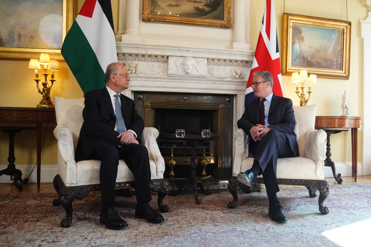 Британскиот премиер се сретна со палестинскиот лидер, додека Лондон го претставува пакетот за поддршка на палестинските територии