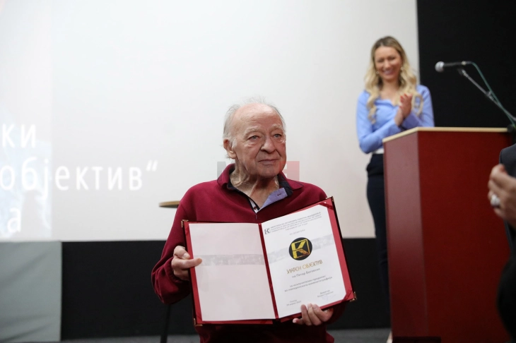 Богоевски: Среќен сум што се вмешав во доајените на македонската кинематографија, „Златен објектив“ е признание и за сите кои работеа со мене