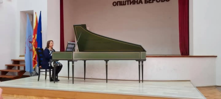 Младите од Берово се запознаа со инструментот чембало